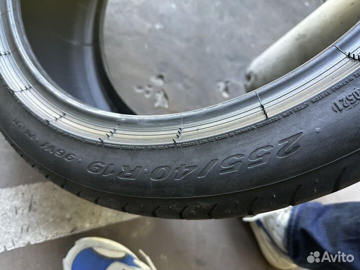 Pirelli P Zero 255/40 R19 и 225/45 R19