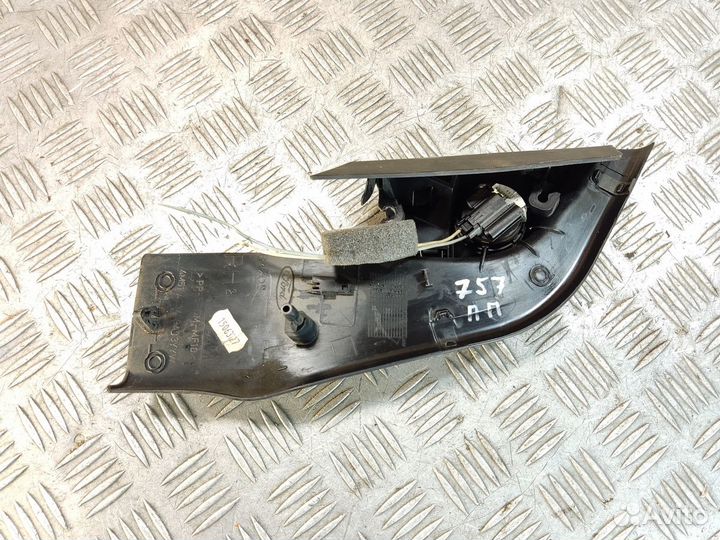 Крышка зеркала внутренняя правая Ford Focus 2005-2008