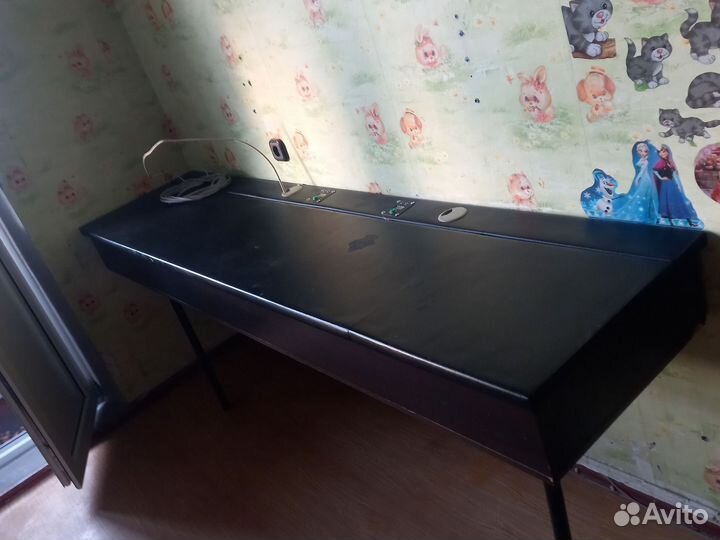 Компьютерный стол