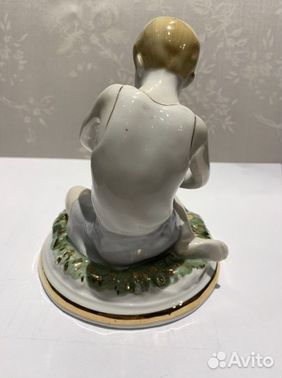 Статуэтка юный футболист 1959 г