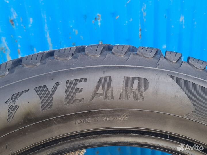 Goodyear UltraGrip Ice Arctic SUV 225/60 R18 104T