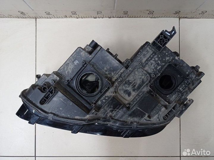 Фара передняя правая Volkswagen Tiguan