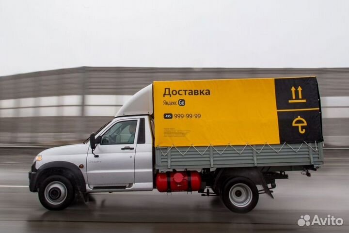 Водитель с личным грузовым авто