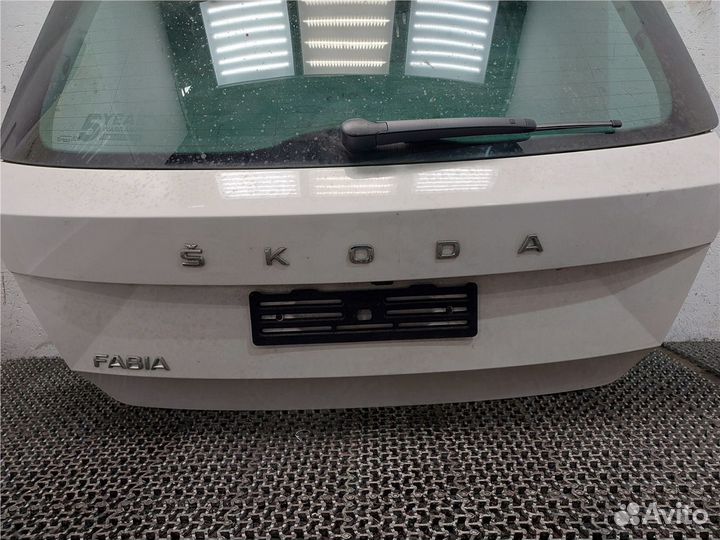 Крышка багажника Skoda Fabia, 2021