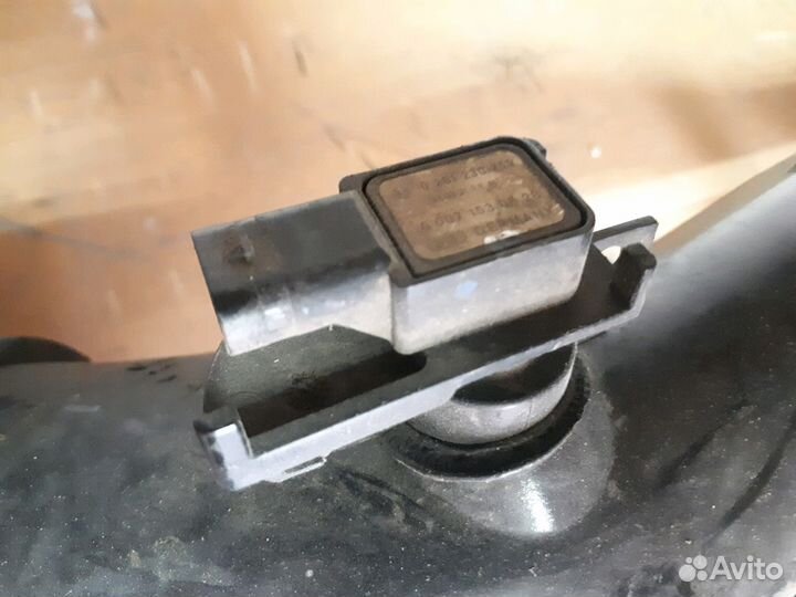 Патрубок Мерседес w212,204