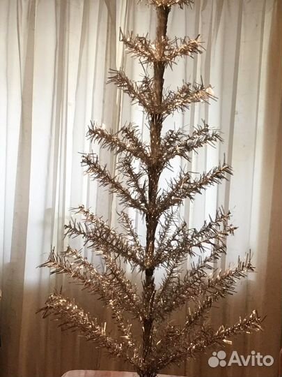 Блестящая ёлка времён СССР