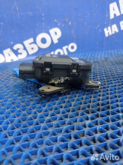 Моторчик заслонок отопителя Volkswagen Passat B5