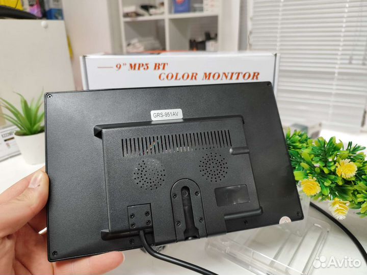 Автомобильный монитор 9