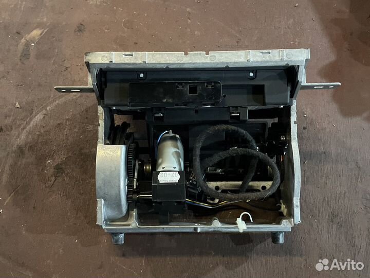 Механизм winda экран монитор navi MMI audi A8 D3