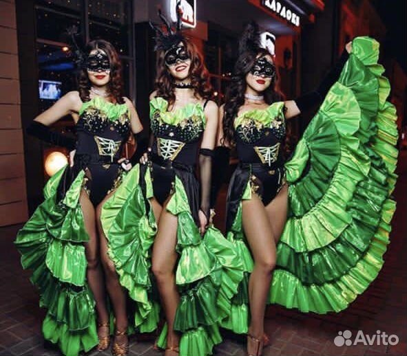 Танцоры на праздник