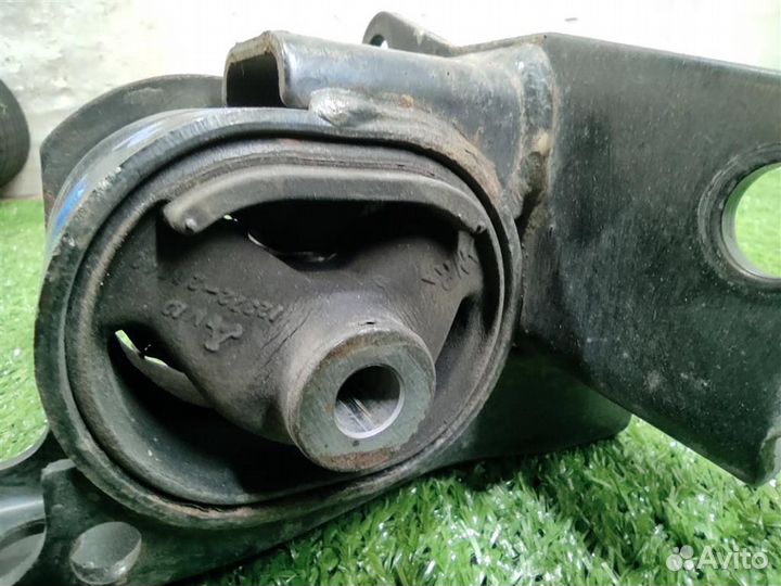 Опора (подушка) двигателя левая Toyota RAV4 A2 20