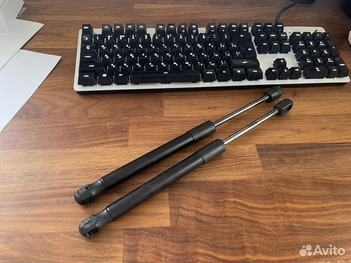 Газовые упоры багажника Ford Mustang