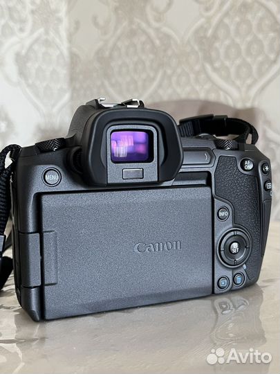 Canon EOS R