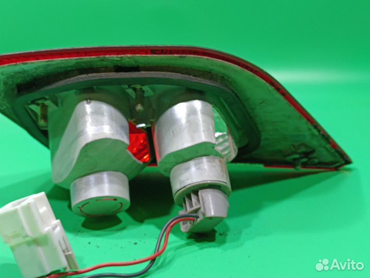 Фонарь внутренний левый для Mitsubishi Carisma