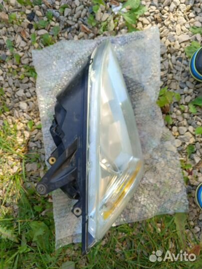 Правая передняя фара Ford Focus 2