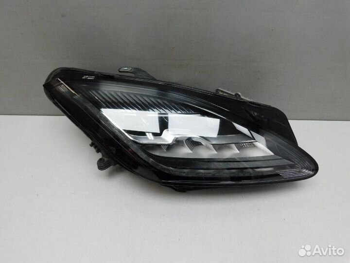 Фара правая Jaguar E-Pace