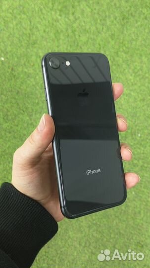 iPhone 8, 64 ГБ