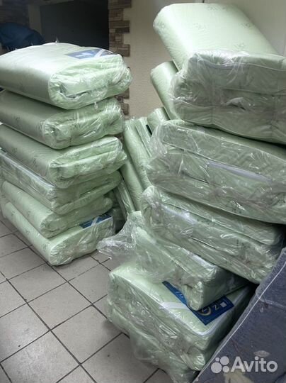 Подушка одеяло постельное бельё