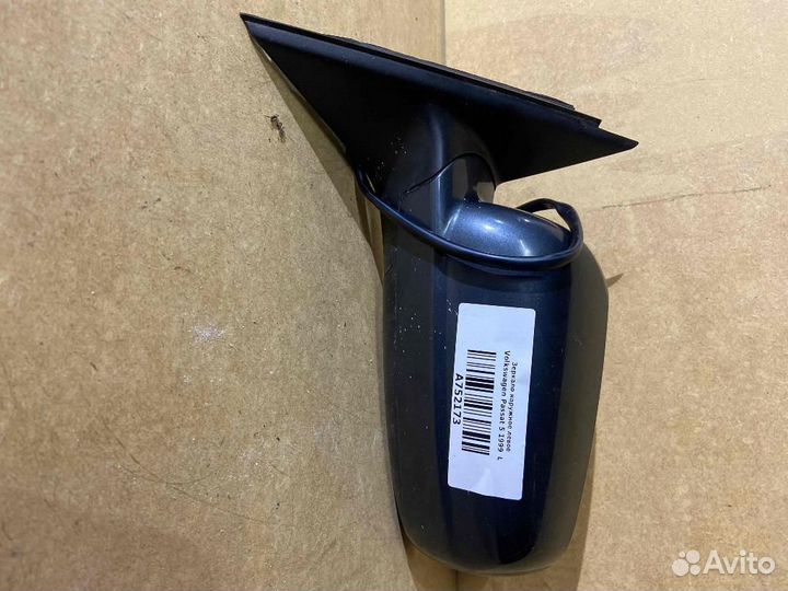 Зеркало левое Volkswagen Passat