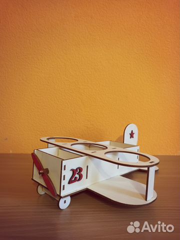 Мини бар из дерева самолет