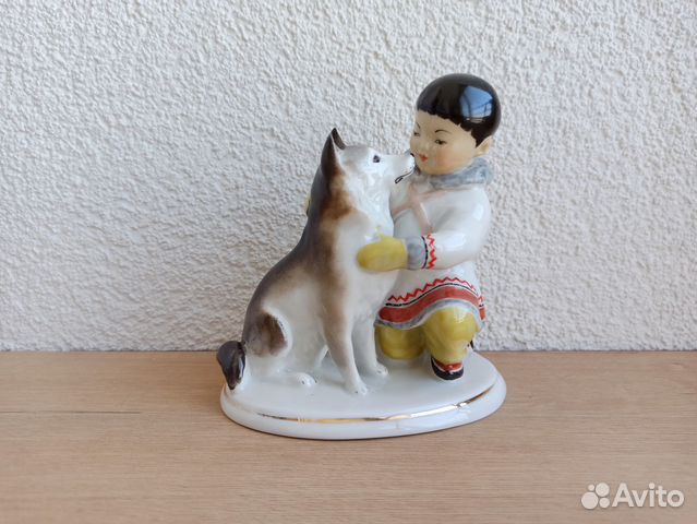 Фарфор Якут с собакой 