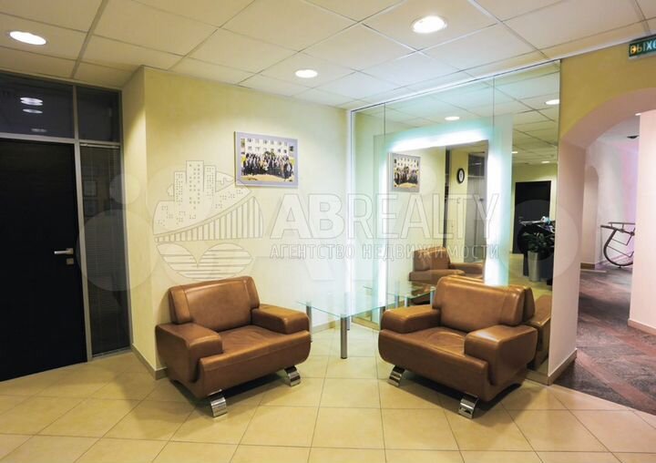 Здание, 1223 м² в цао с парковкой