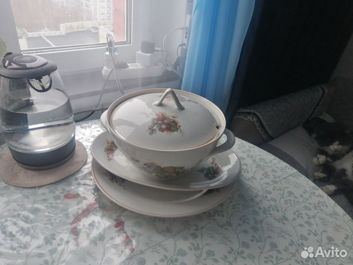 Набор столовой посуды(супница+2блюда)