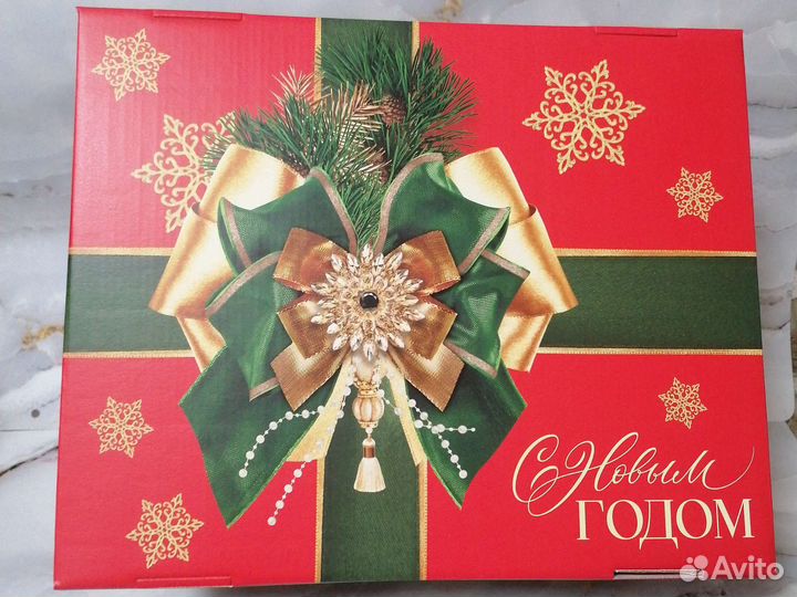 Коробка подарочная новогодняя