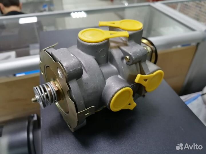 Кран главный тормозной Peterbilt, Inter, FRL