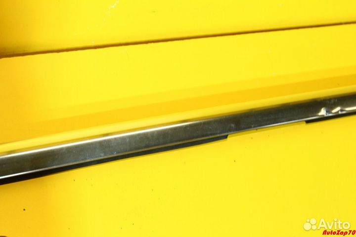 VW Phaeton Молдинг двери задней правой