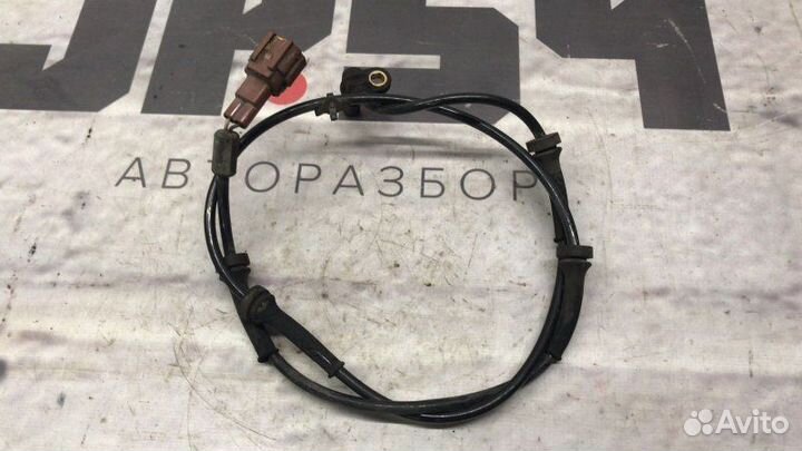 Датчик ABS задний правый Infiniti Qx56 JA60 VK56DE