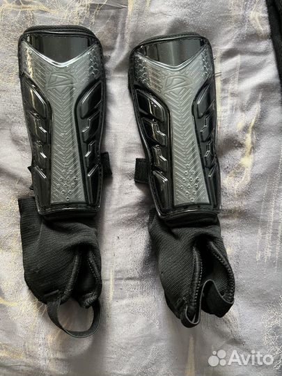 Щитки футбольные детские