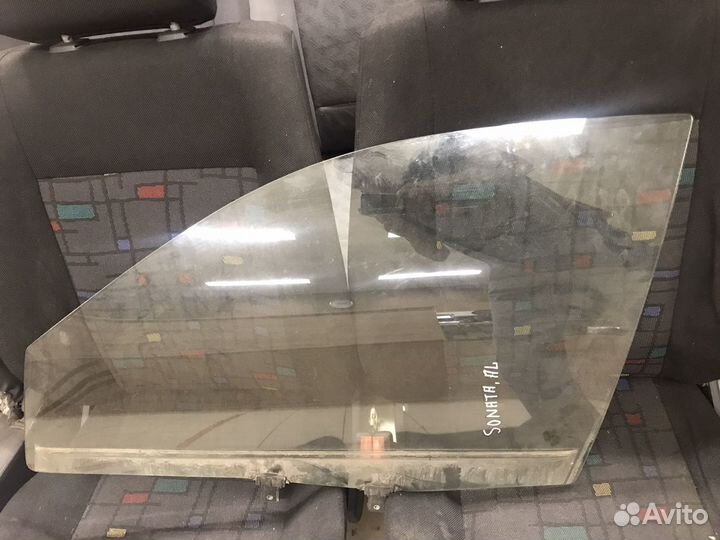 Стекло передней левой двери Hyundai Sonata 5