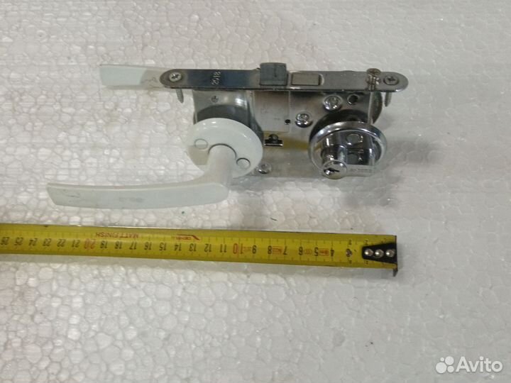 Замок дверной