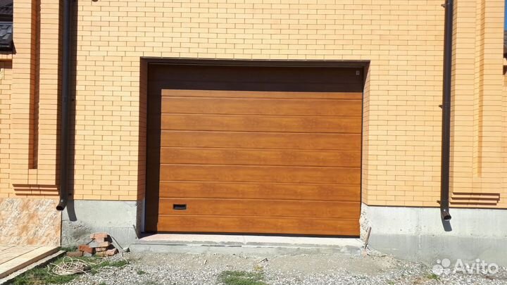 Секционные ворота