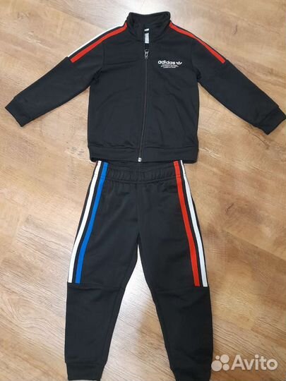 Спортивный костюм adidas