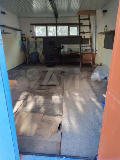 Гараж, > 30 м²