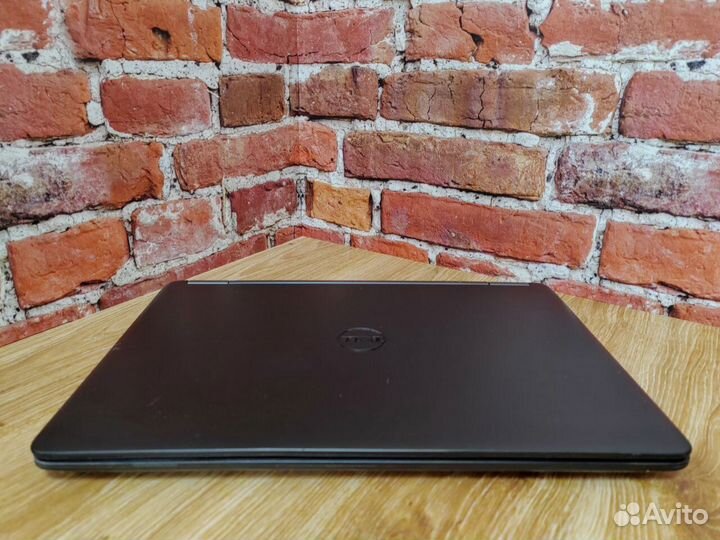Ноутбук Dell с SSD256 и oзу 8 Гб для работы Обмен