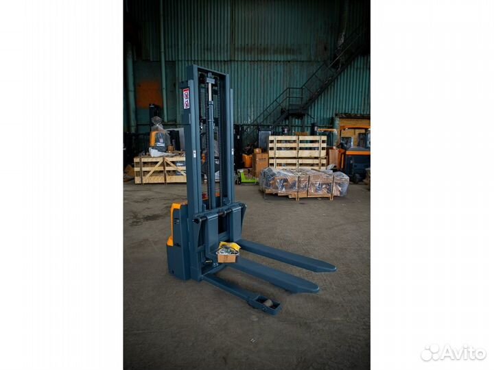 Штабелер самоходный ctdr15-III 4.5M