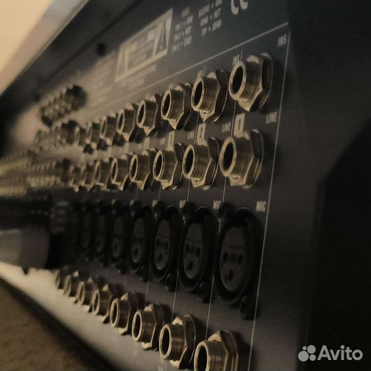 Микшерный пульт