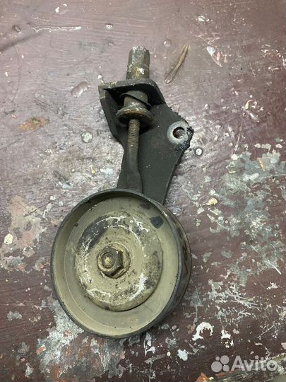 Натяжной ролик vq30de Nissan Maxima a33