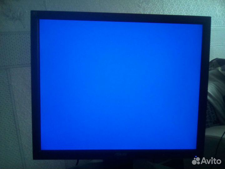 48,3см ЖК Asus с DVI, без битых пикселей и царапин