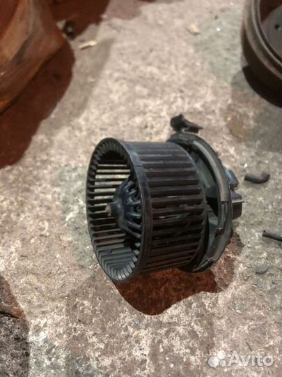 Моторчик печки. Renault Daster