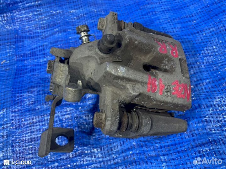 Суппорт на toyota auris NZE181 1nzfe