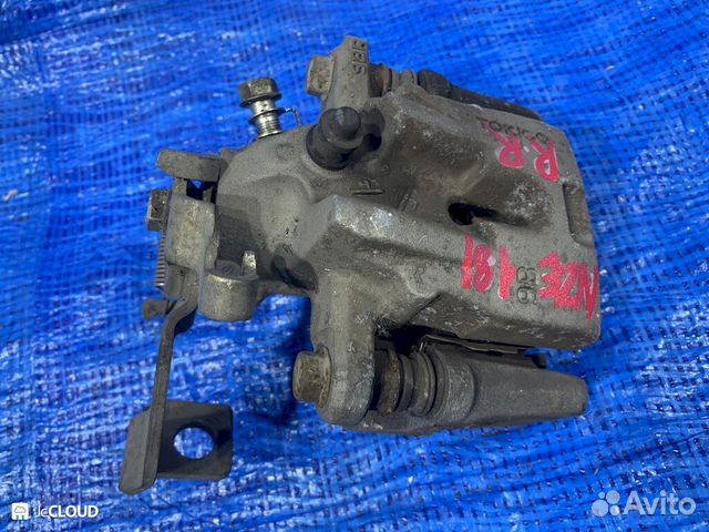 Суппорт на toyota auris NZE181 1nzfe