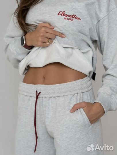 Спортивный костюм женский