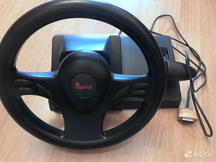 Игровой руль Genius