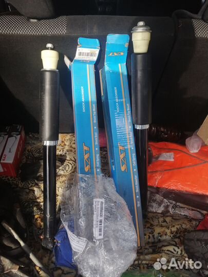 Амортизатор 2шт на хонда фит, цена за штуку