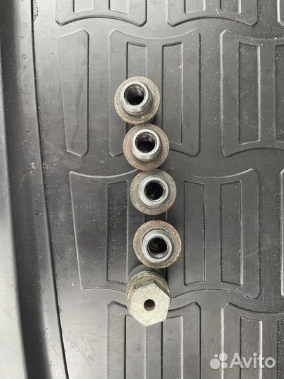 Секретки на колеса toyota