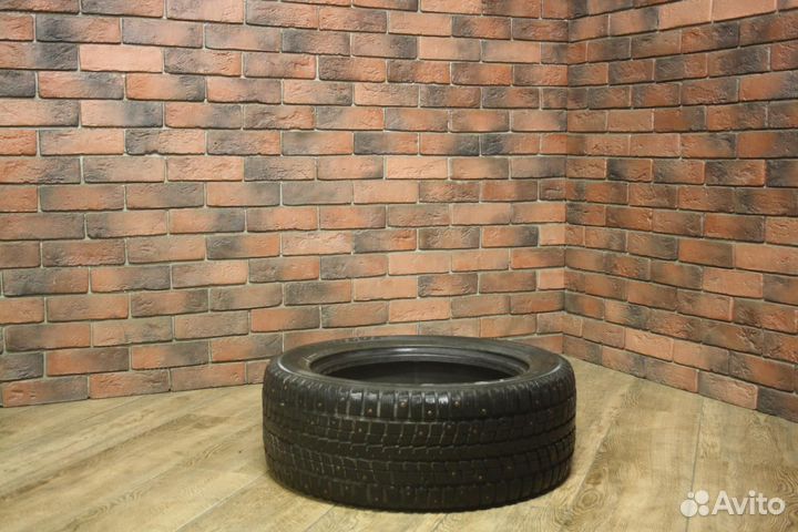 Dunlop SP Winter Ice 01 215/55 R16